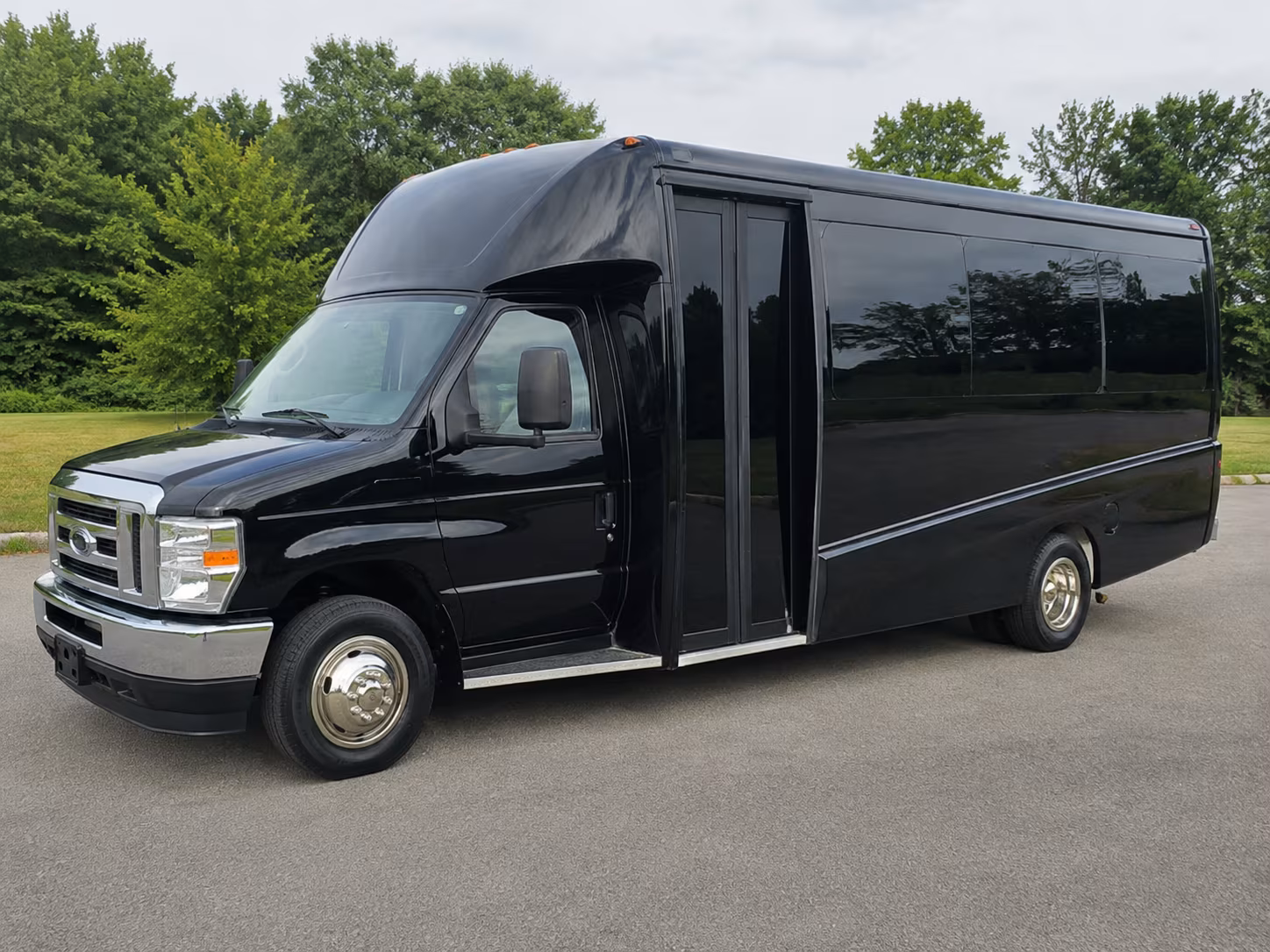 bus rentals for warren field trips to greenfield village and the henry ford