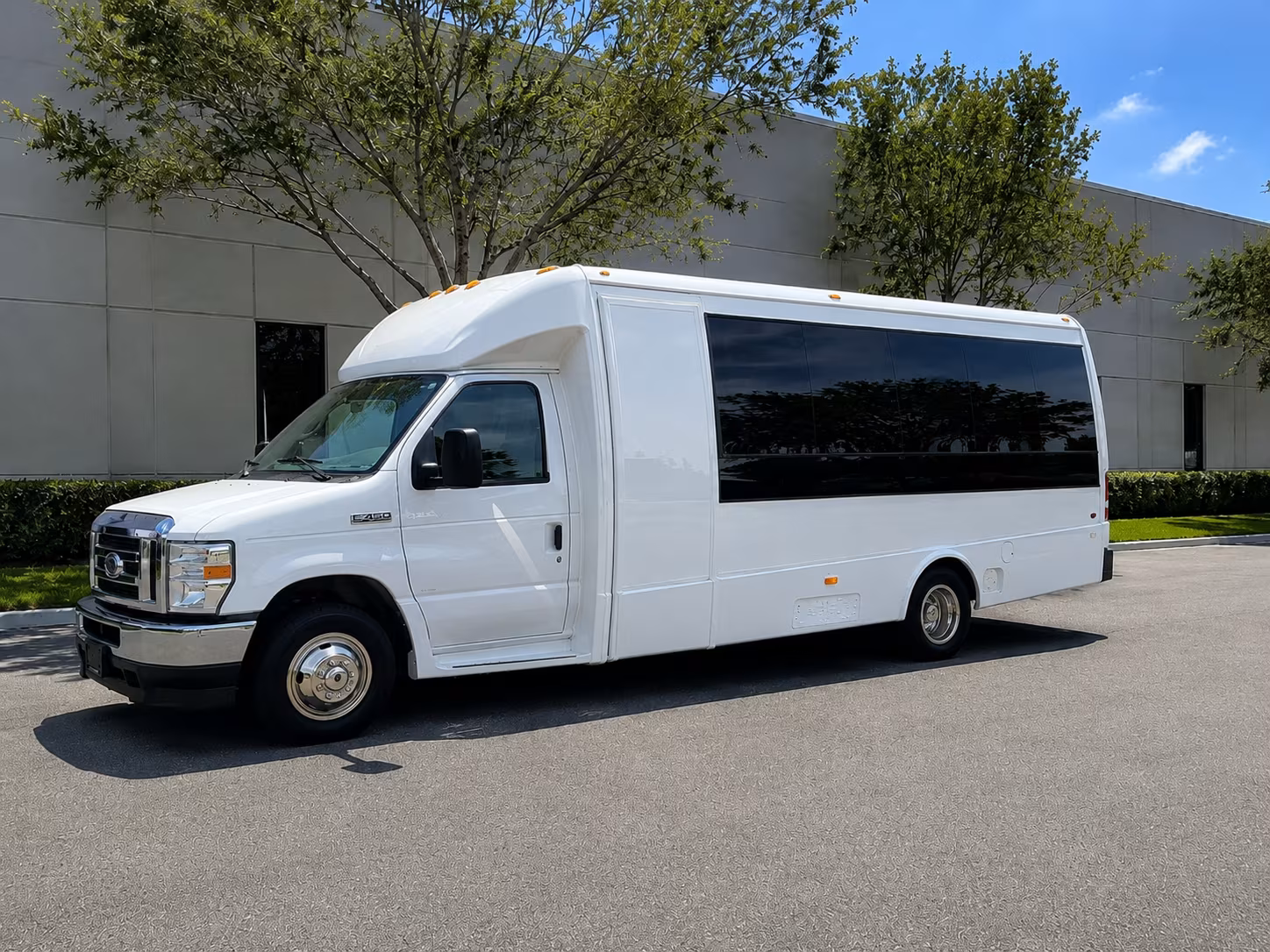 charter buses for corporate events and conference shuttles in warren