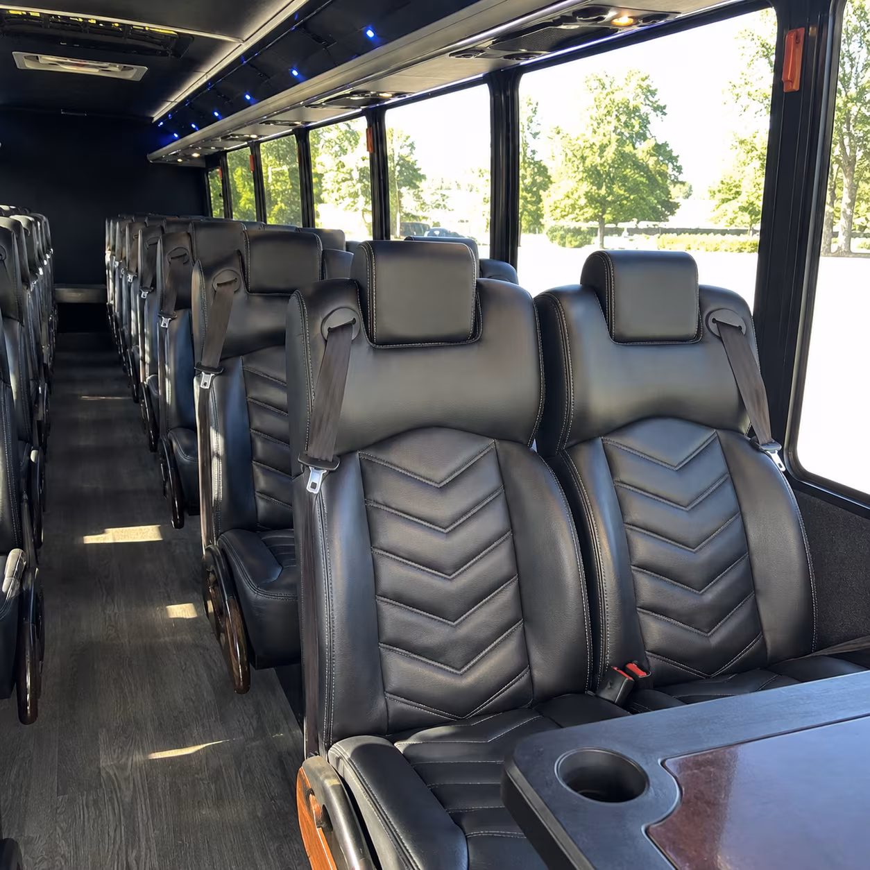 charter buses for large group wine tours from warren to the lake erie shore