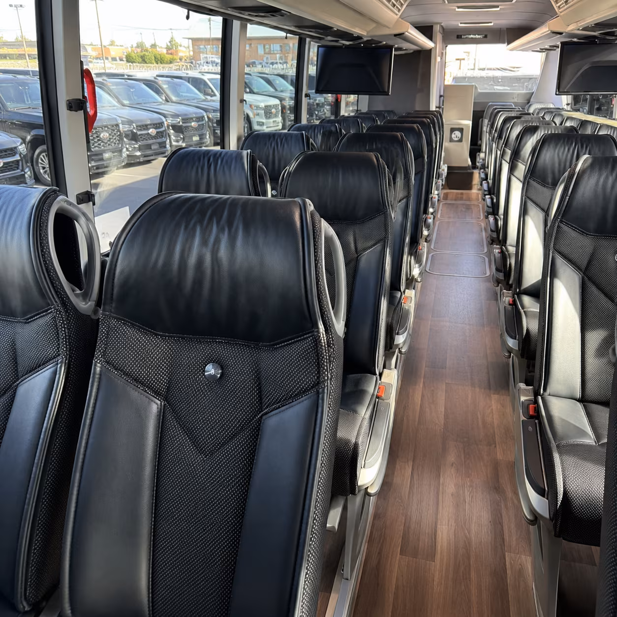 charter buses for trade shows and large corporate events near warren