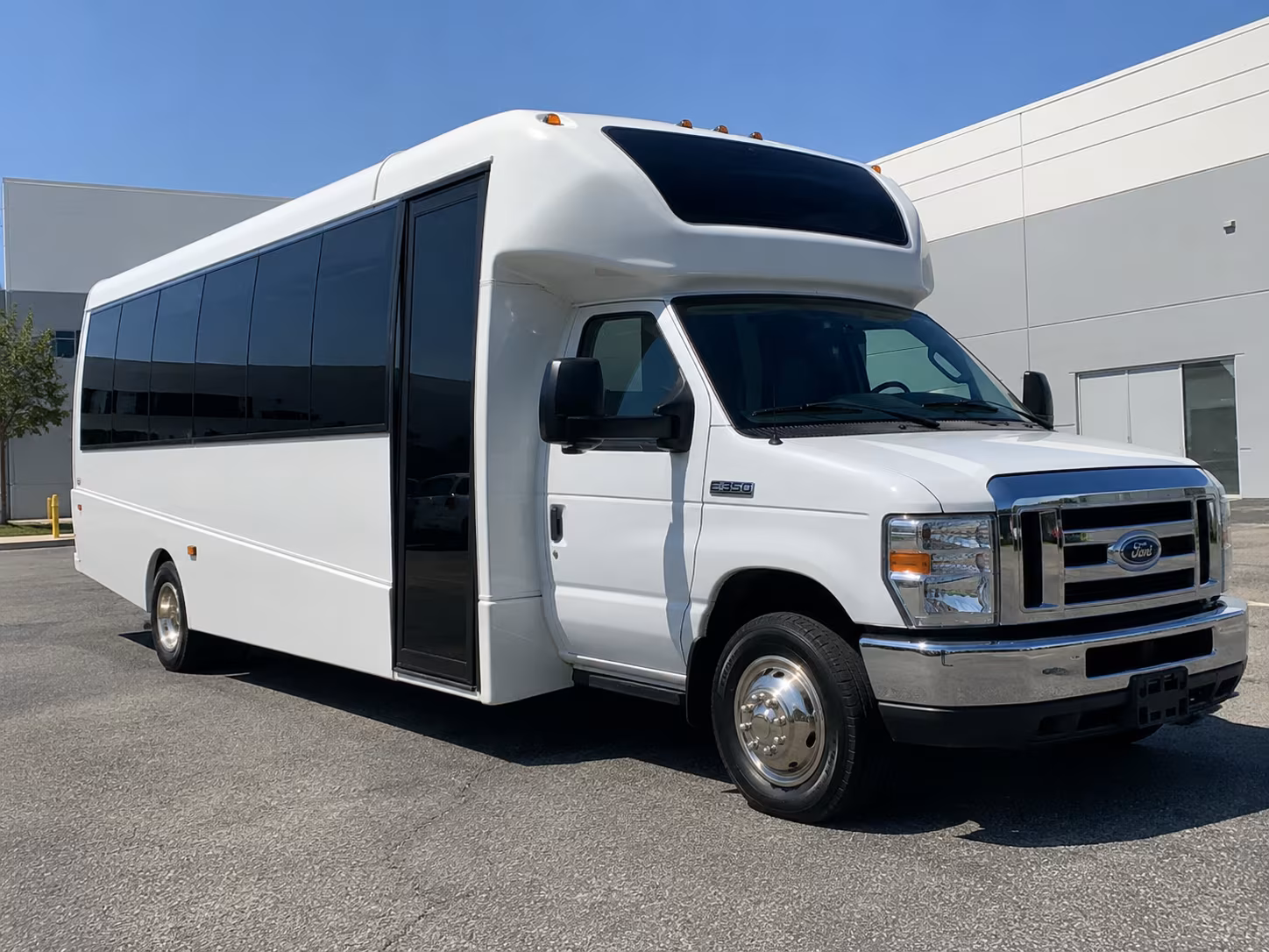 concert and arena event buses from warren to detroit