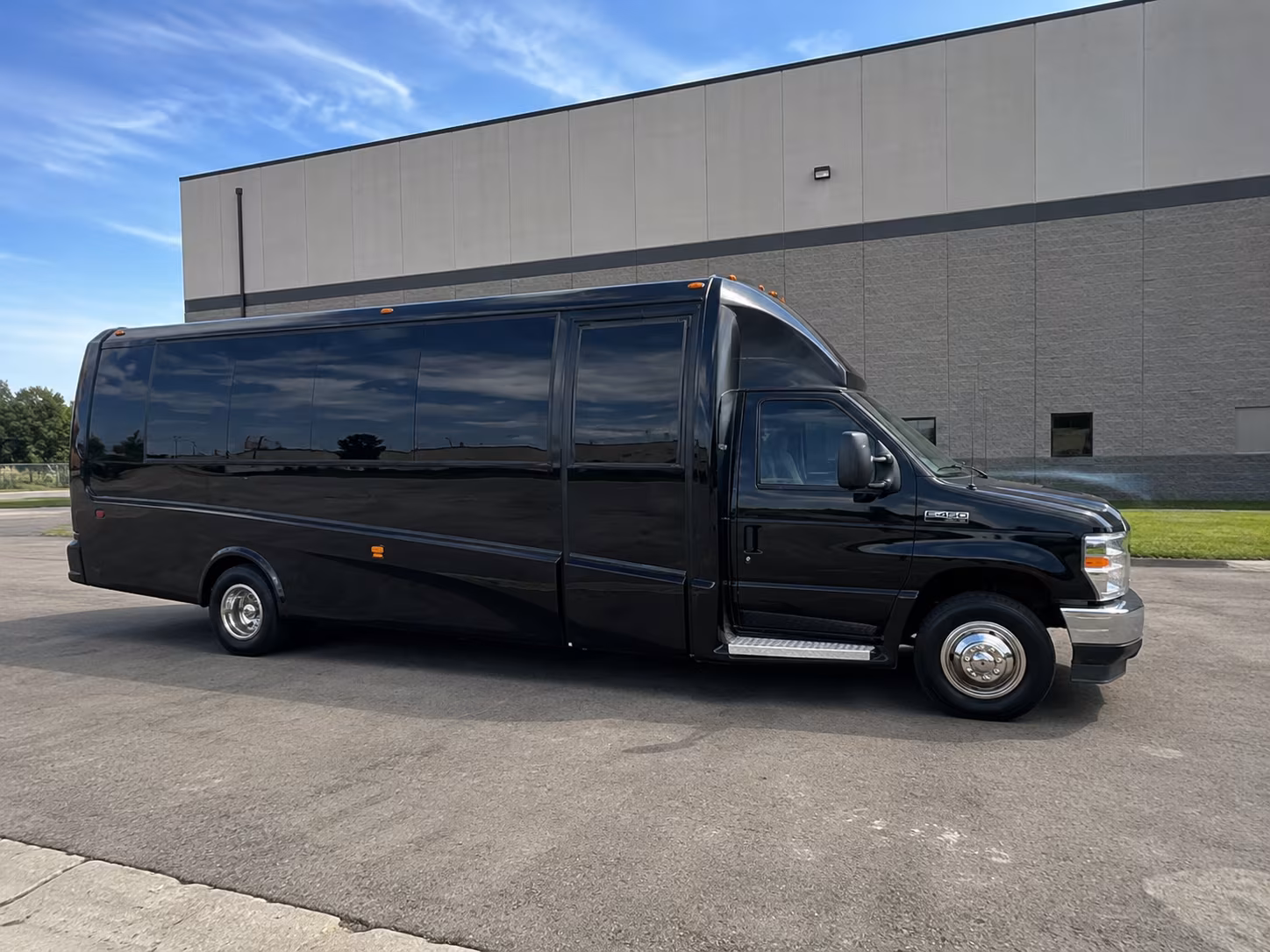 concert buses for large groups and group ticket packages in warren
