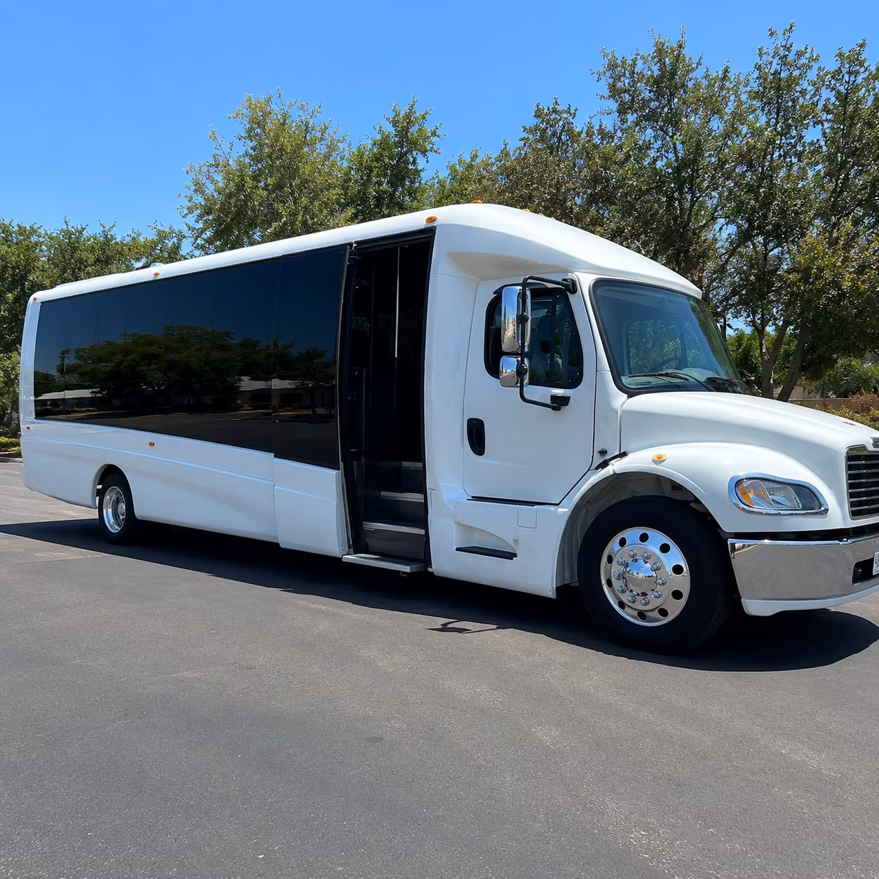 corporate event and conference buses in warren