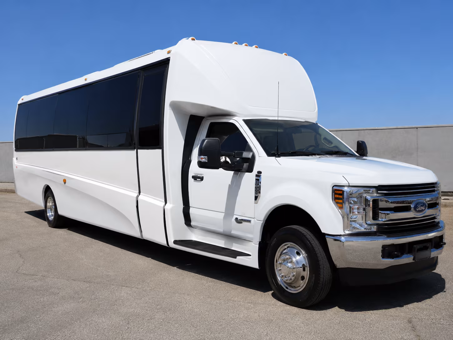 prom homecoming and school event buses in warren